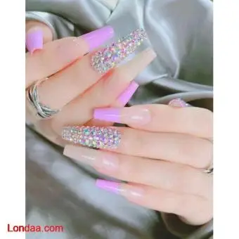 Press on nails - 4