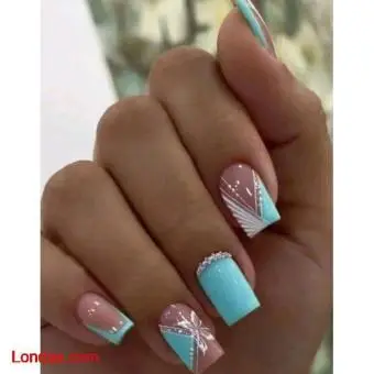 Press on nails - 2