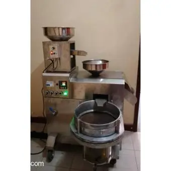 COOKING OIL PRESSING MACHINE